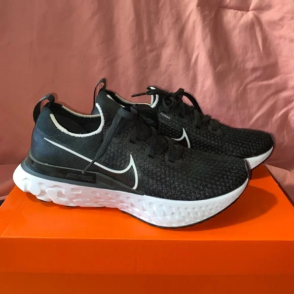 Shoes Nike Nike Epic React Flyknit Mens Yellow WMNS) Nike